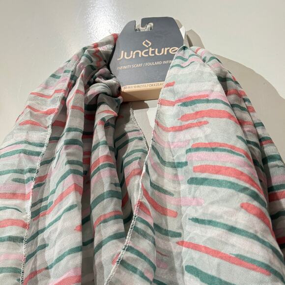 Juncture Infinity Scarf Womans White Pink Baby Blue NWT - Picture 3 of 5